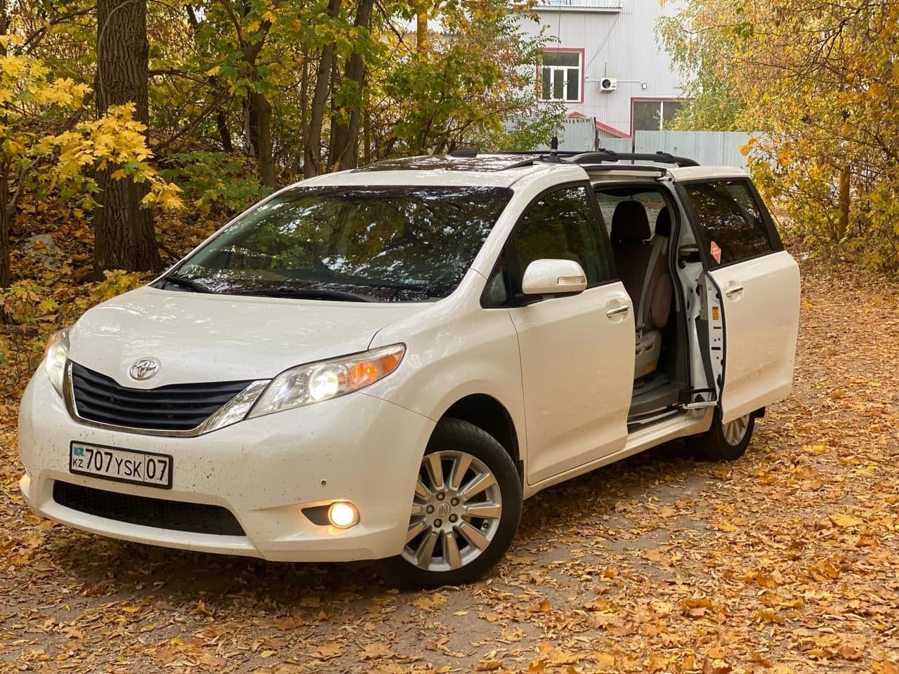 Тойота Сиенна